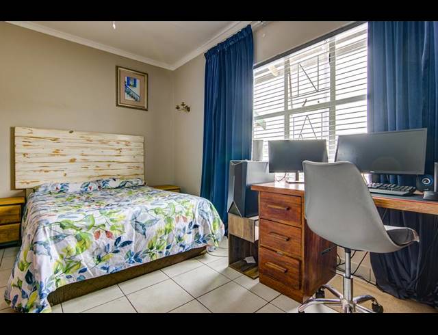 2 BEDROOM PROPERTY TO RENT IN EAST GEDULD